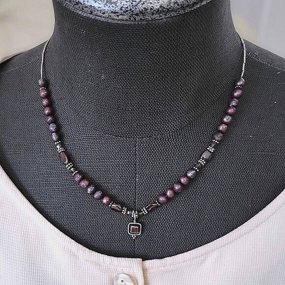 Vtg garnet and smokey metallic glass bead necklace - Picture 3 of 7